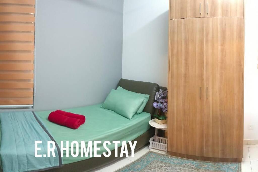 E. R Homestay 3R2B Nearby Klia Sepang Dış mekan fotoğraf